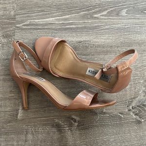 STEVE MADDEN- Nude/pink heel